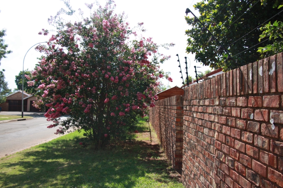 3 Bedroom Property for Sale in Universitas Ridge Free State